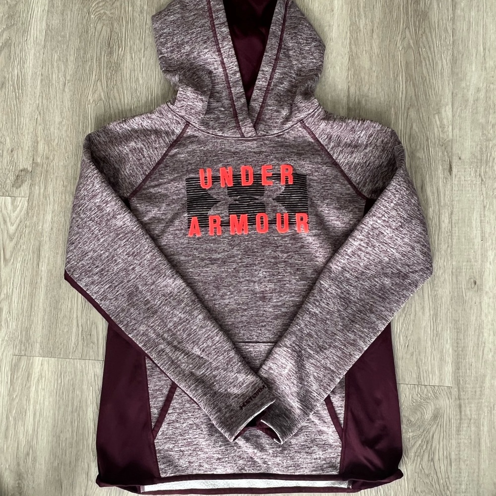Women's Under armour hooded sweatshirt